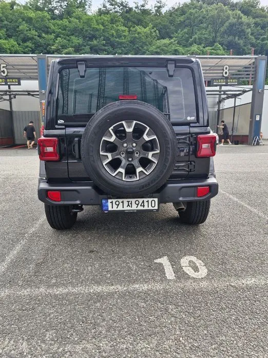 Jeep Wrangler — фото 9