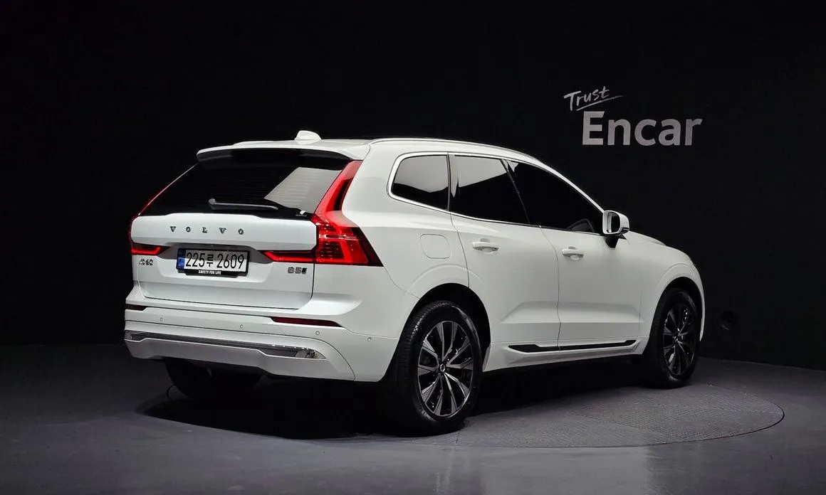 Volvo XC60 — фото 6