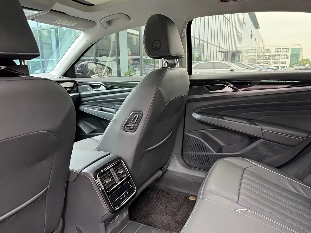 Volkswagen Passat — фото 2