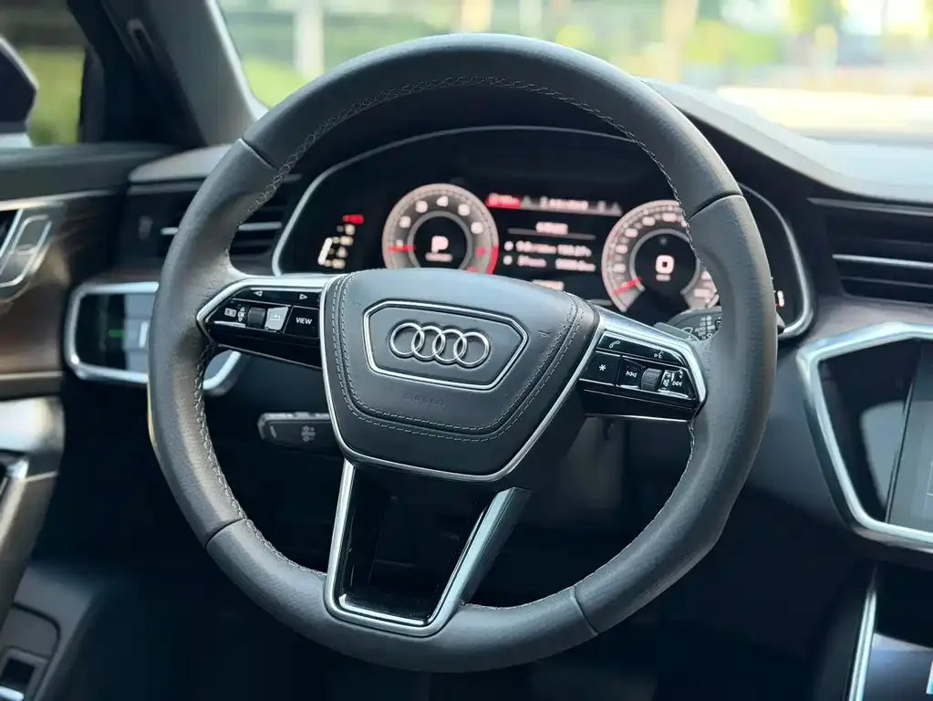 Audi A6L — фото 2