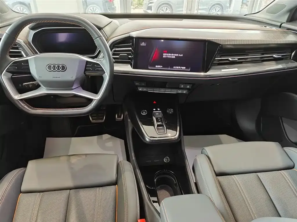 Audi Q4 e-tron — фото 10