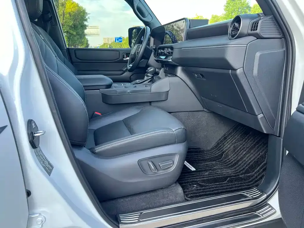Toyota Prado — фото 4