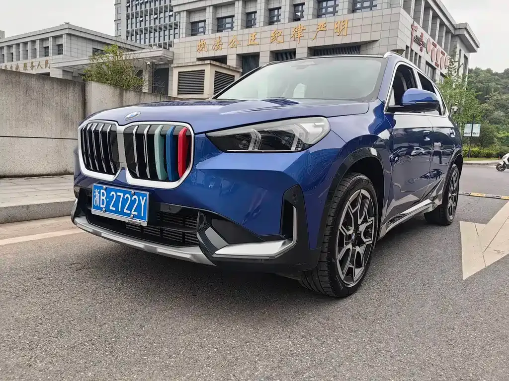 BMW X1 — фото 1