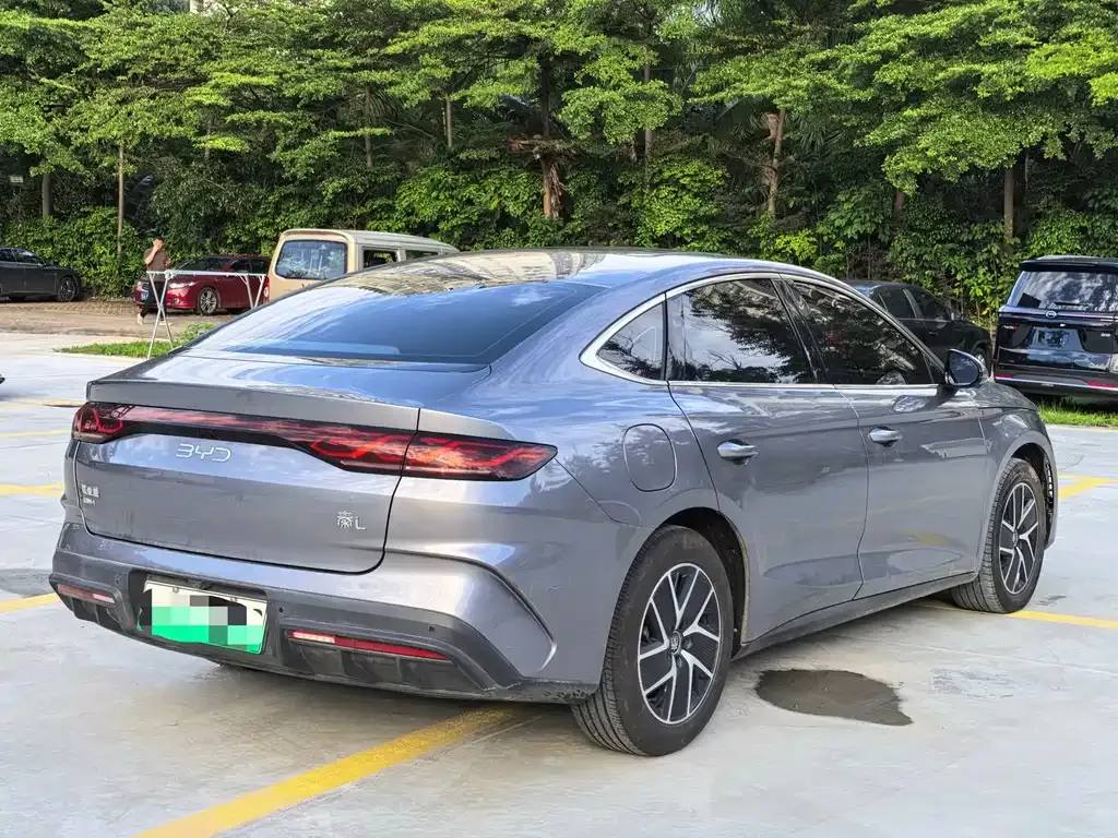 BYD Qin L — фото 8
