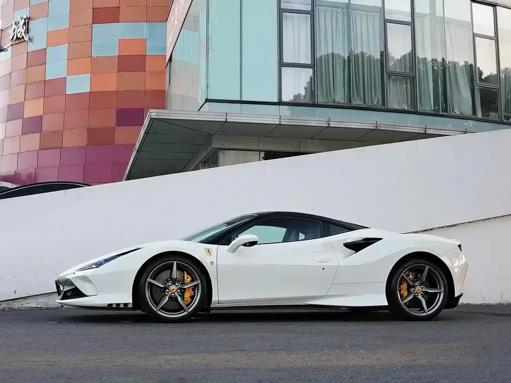 Ferrari F8 — фото 7