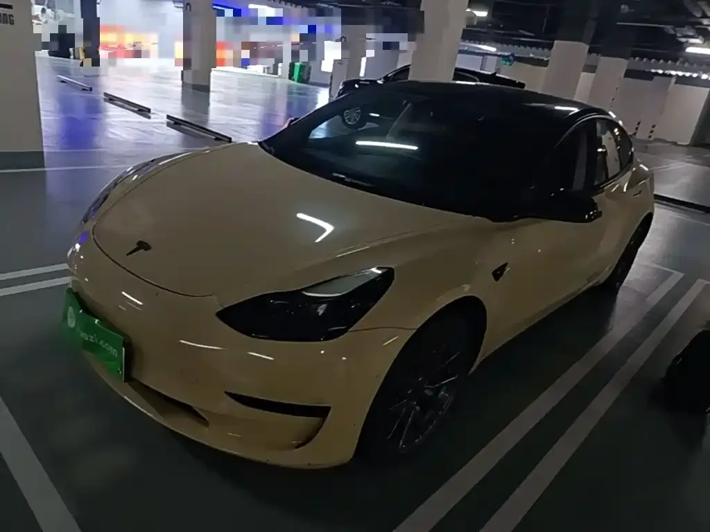Tesla Model 3 — фото 1