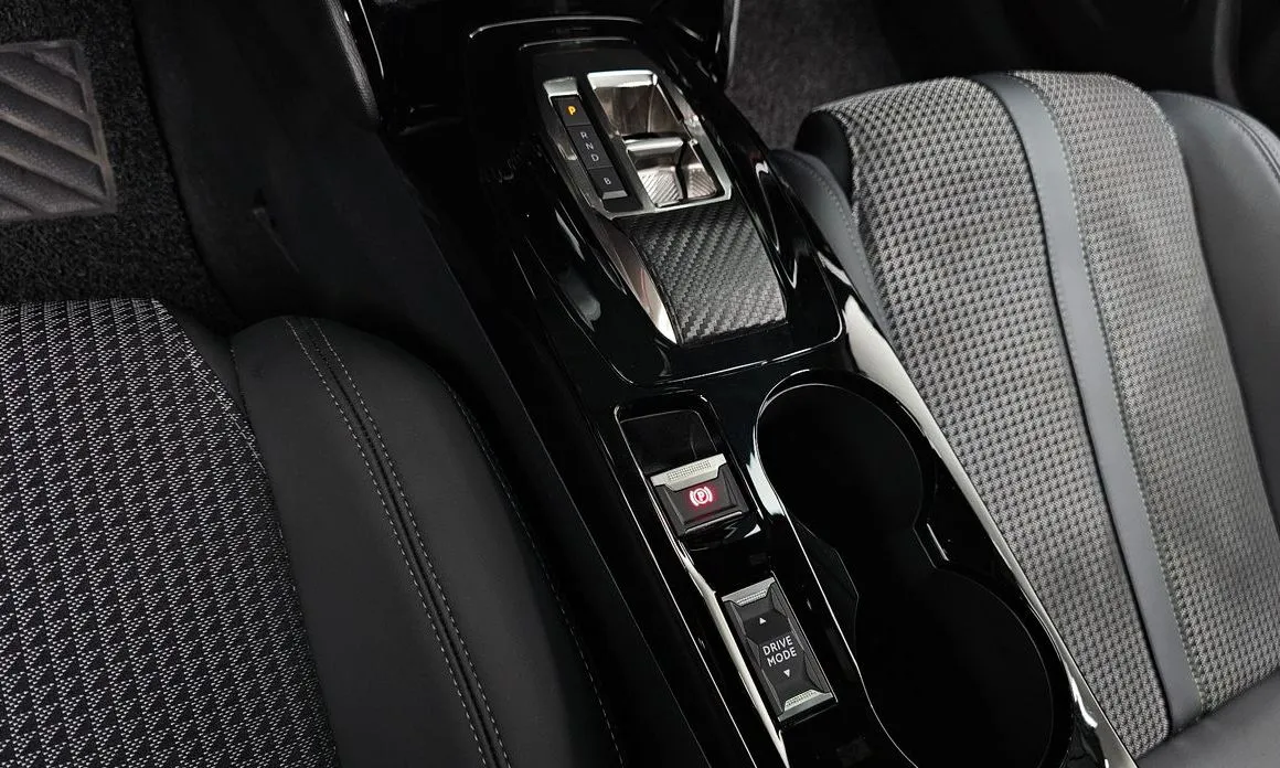 Peugeot 2008 — фото 7