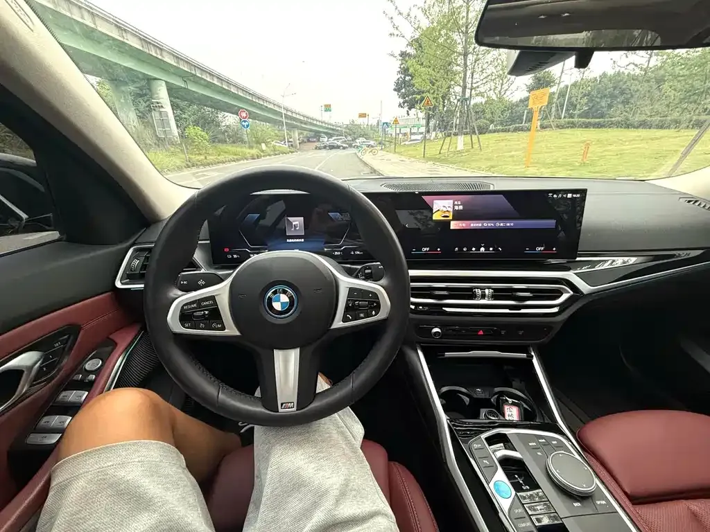 BMW i3 — фото 3