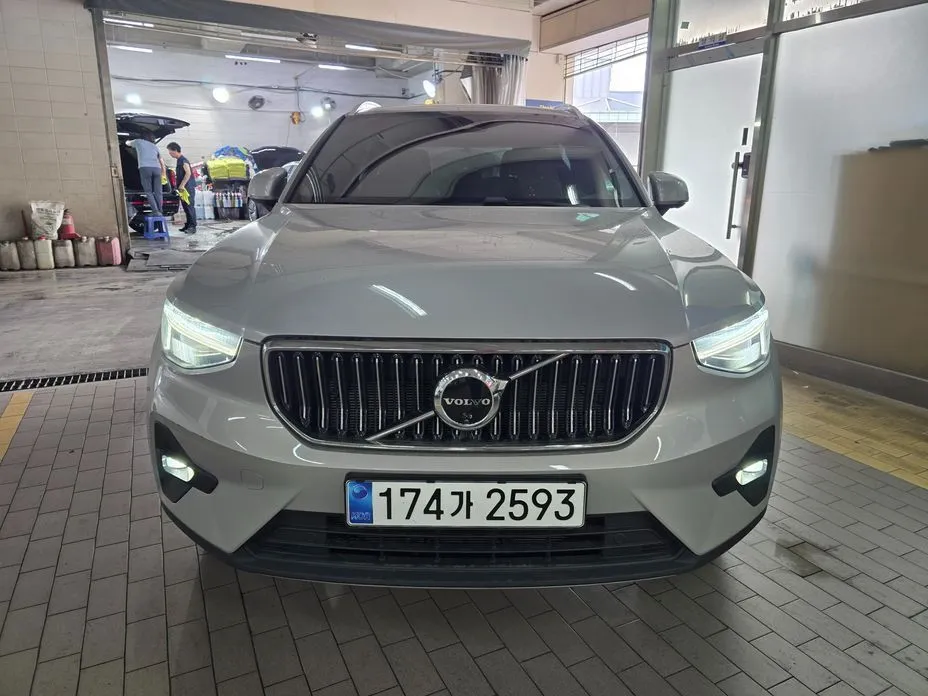 Volvo XC40 — фото 4
