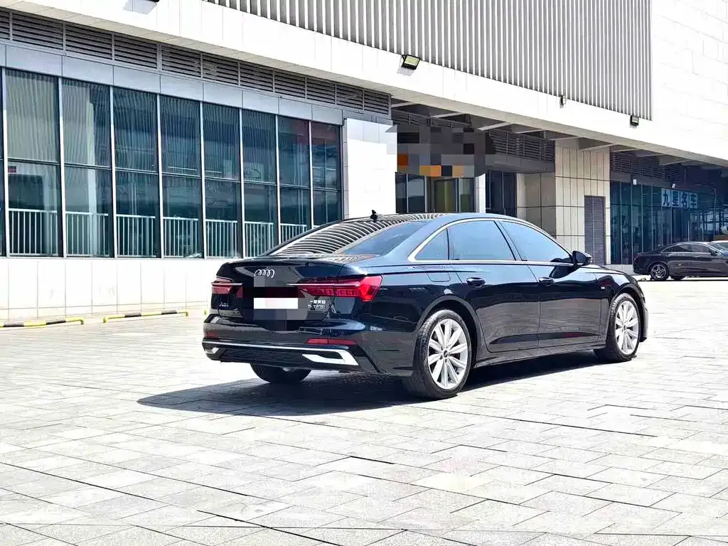 Audi A6L — фото 9
