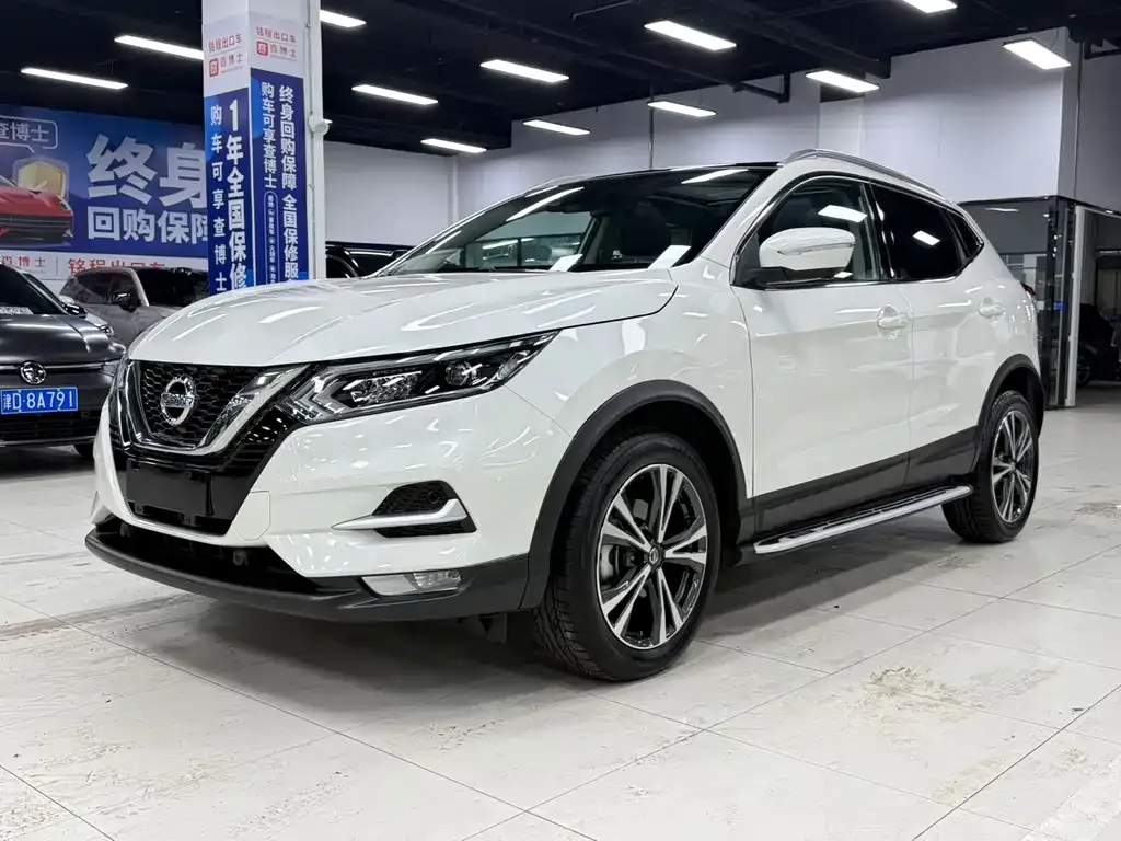Nissan Qashqai — фото 1