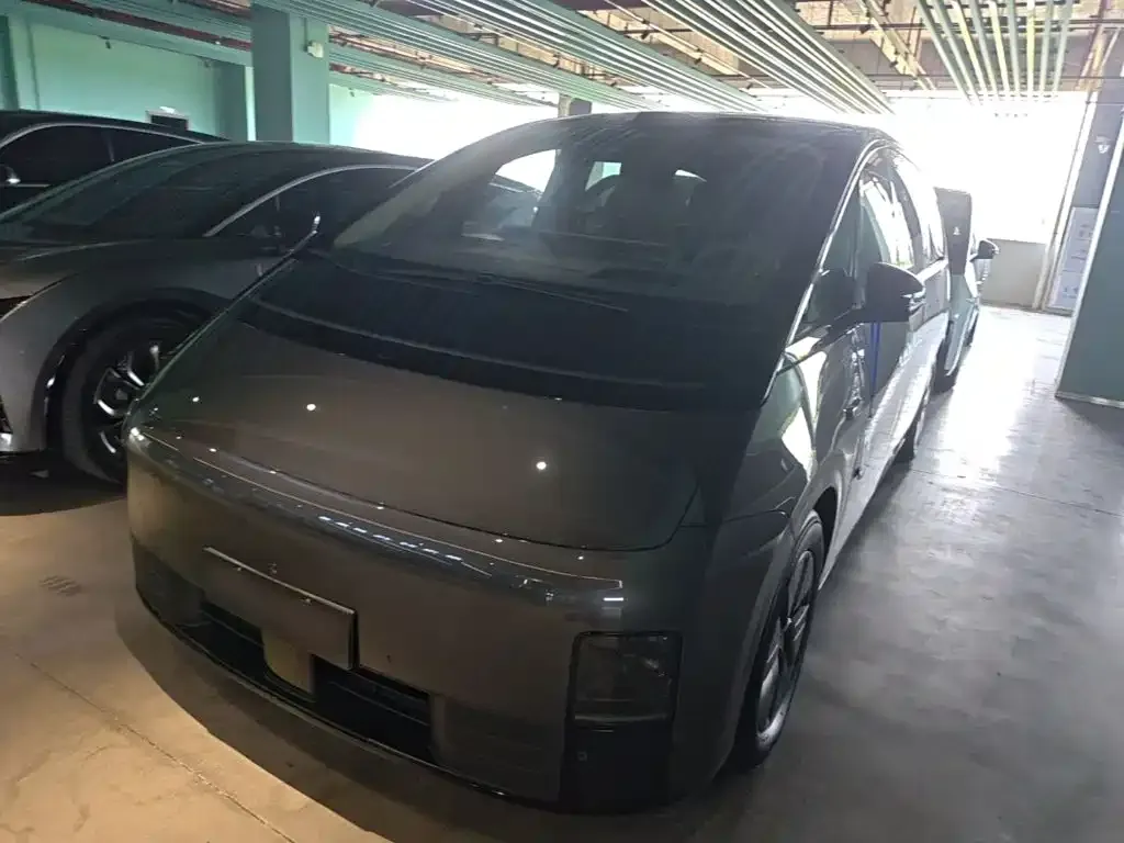 Li Auto MEGA — фото 1