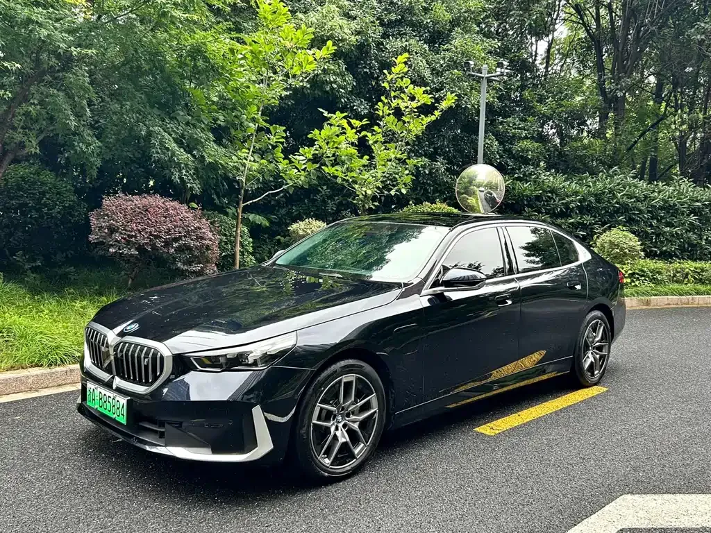 BMW i5 — фото 1