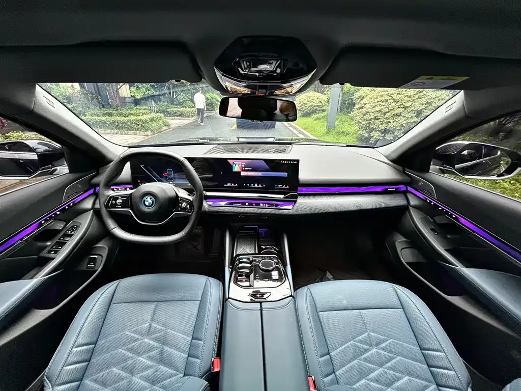 BMW i5 — фото 5