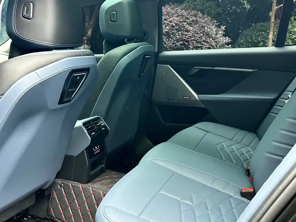BMW i5 — фото 2