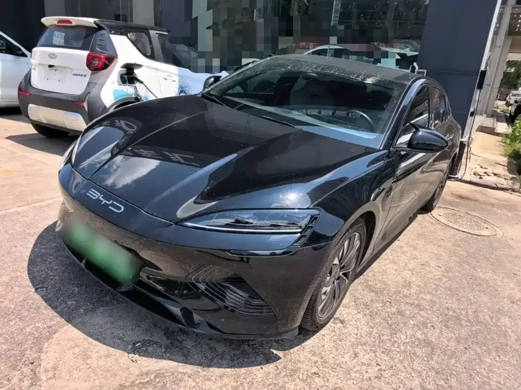 BYD Seal — фото 1