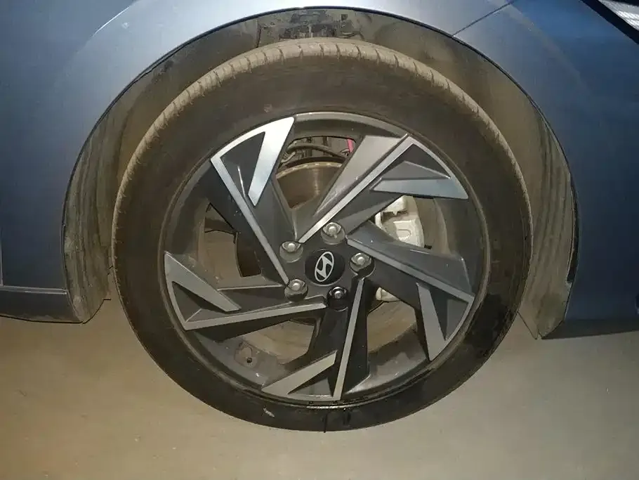 Hyundai Elantra — фото 4