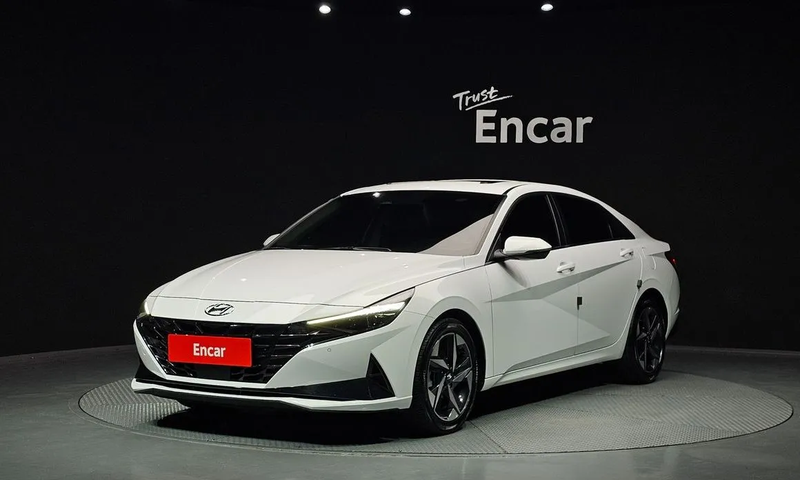 Hyundai AVANTE — фото 1