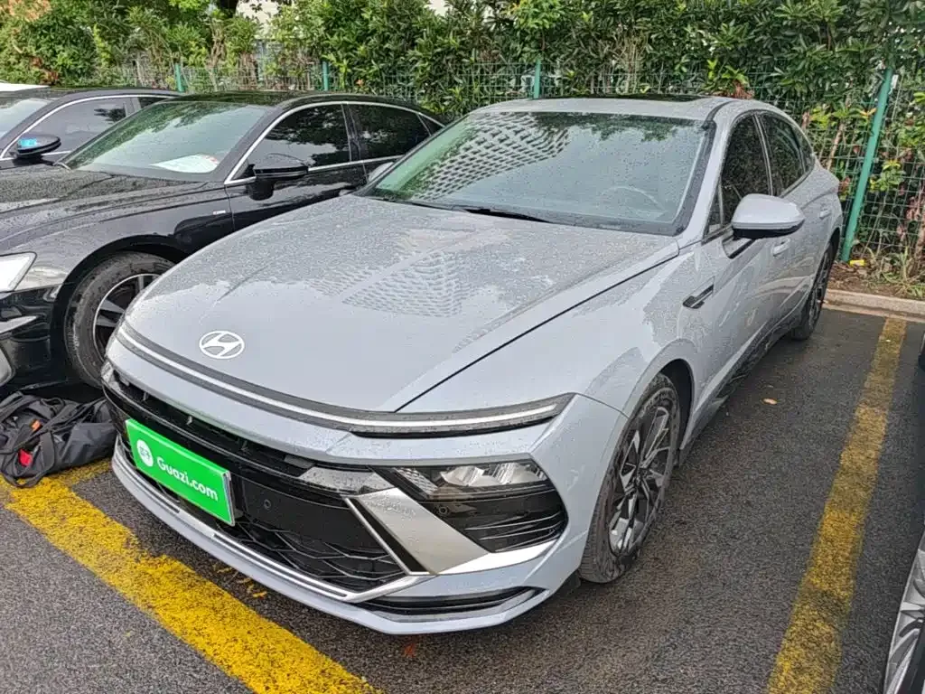 Hyundai Sonata — фото 1