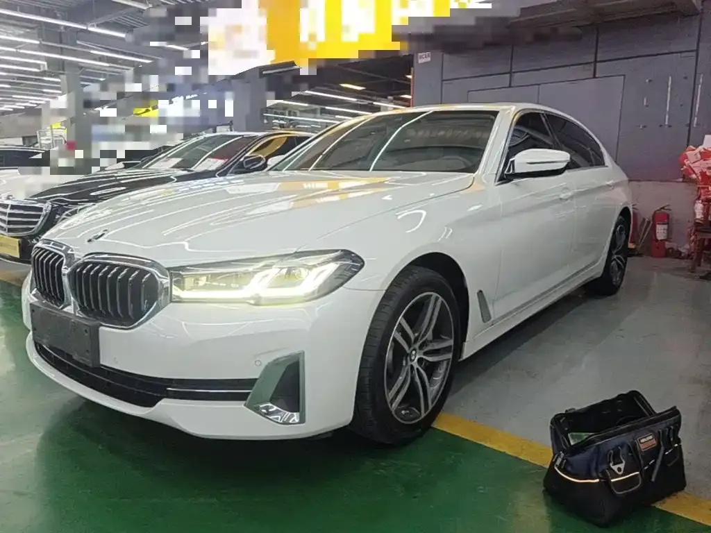 BMW 5 Series — фото 10