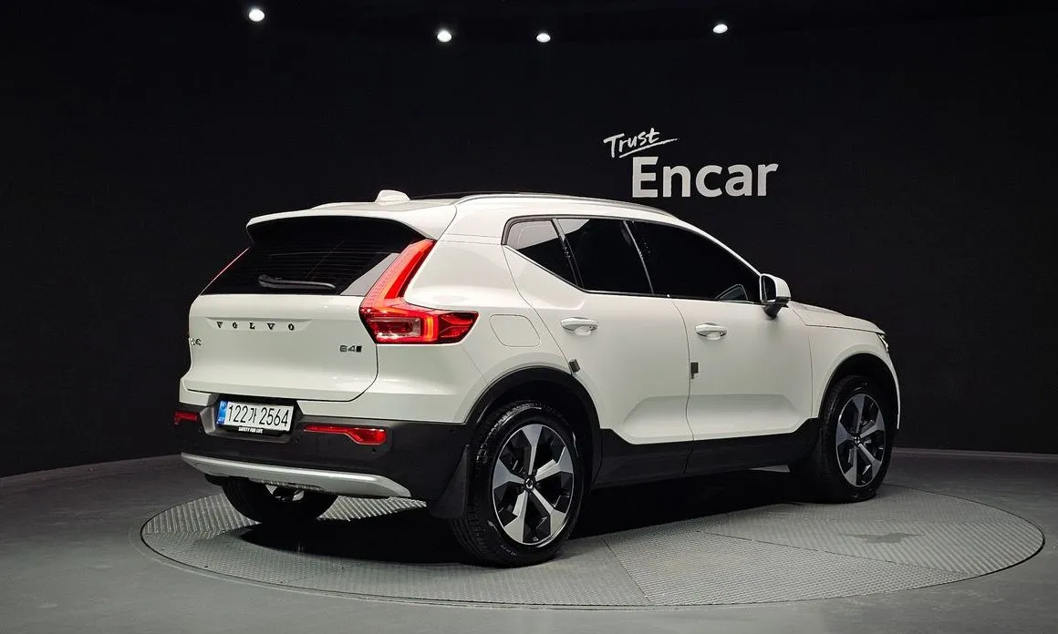 Volvo XC40 — фото 2