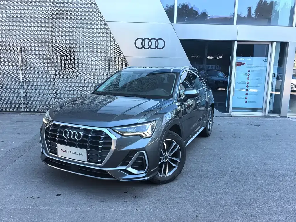 Audi Q3 — фото 1