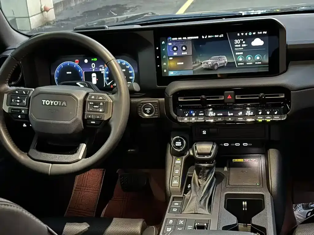 Toyota Prado — фото 2
