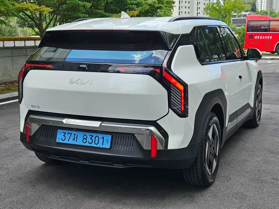 Kia EV3 — фото 10