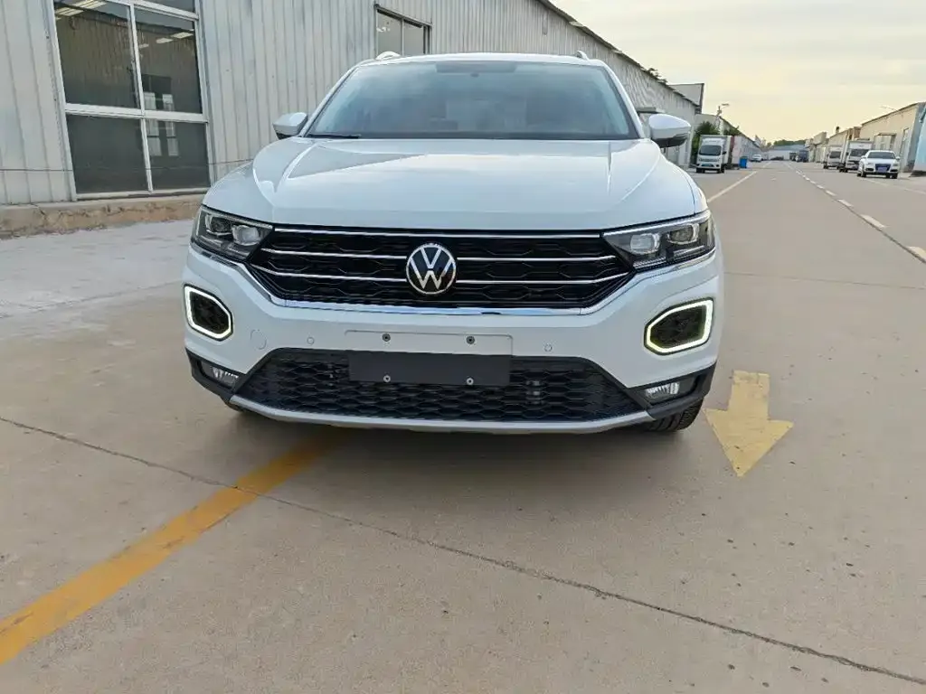 Volkswagen T-Roc — фото 10