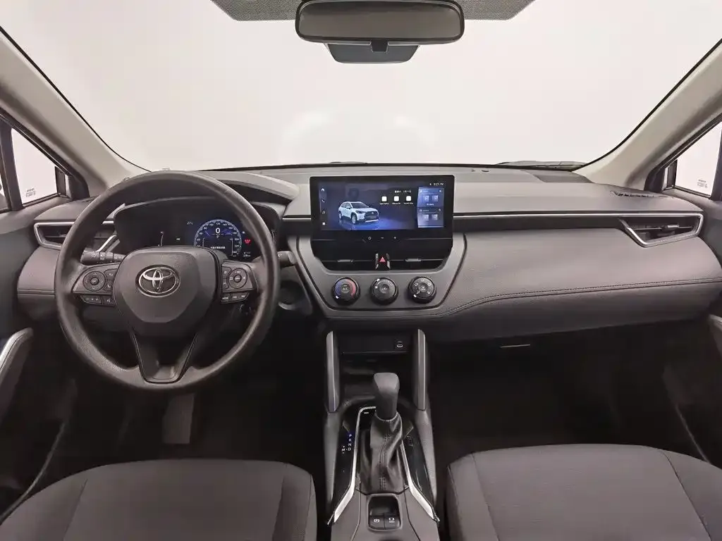 Toyota Corolla Cross — фото 9