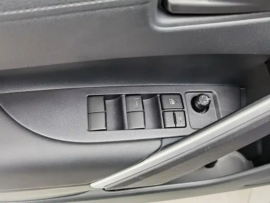 Toyota Corolla Cross — фото 7