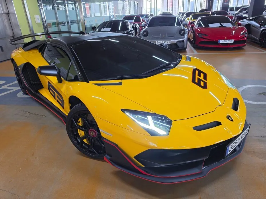 Lamborghini Aventador — фото 1