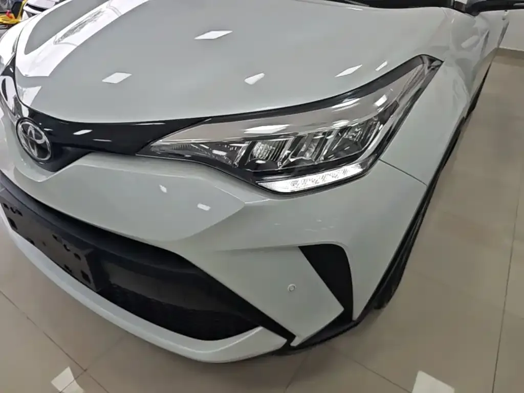Toyota C-HR — фото 2