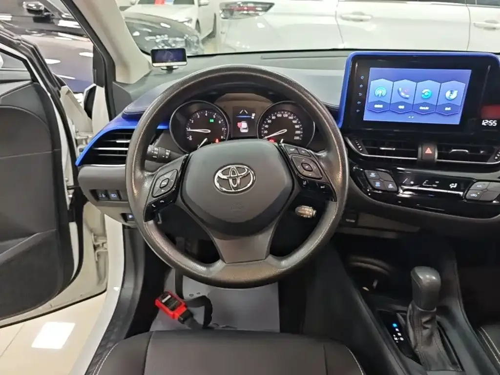 Toyota C-HR — фото 6