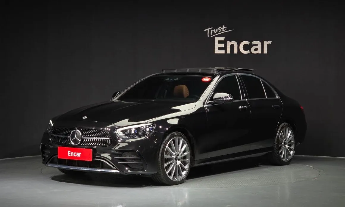 Mercedes-Benz E-Class — фото 1