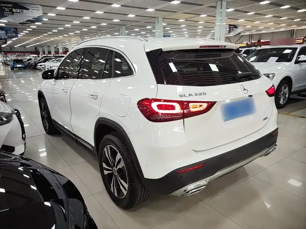 Mercedes-Benz GLA — фото 7
