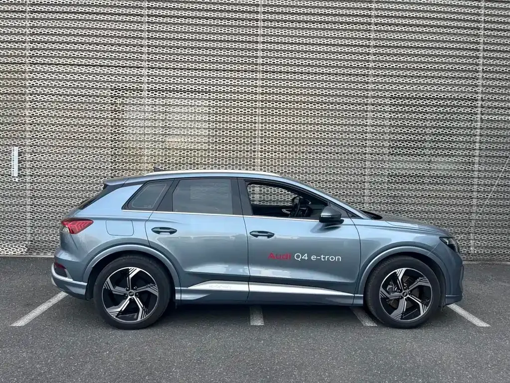 Audi Q4 e-tron — фото 8