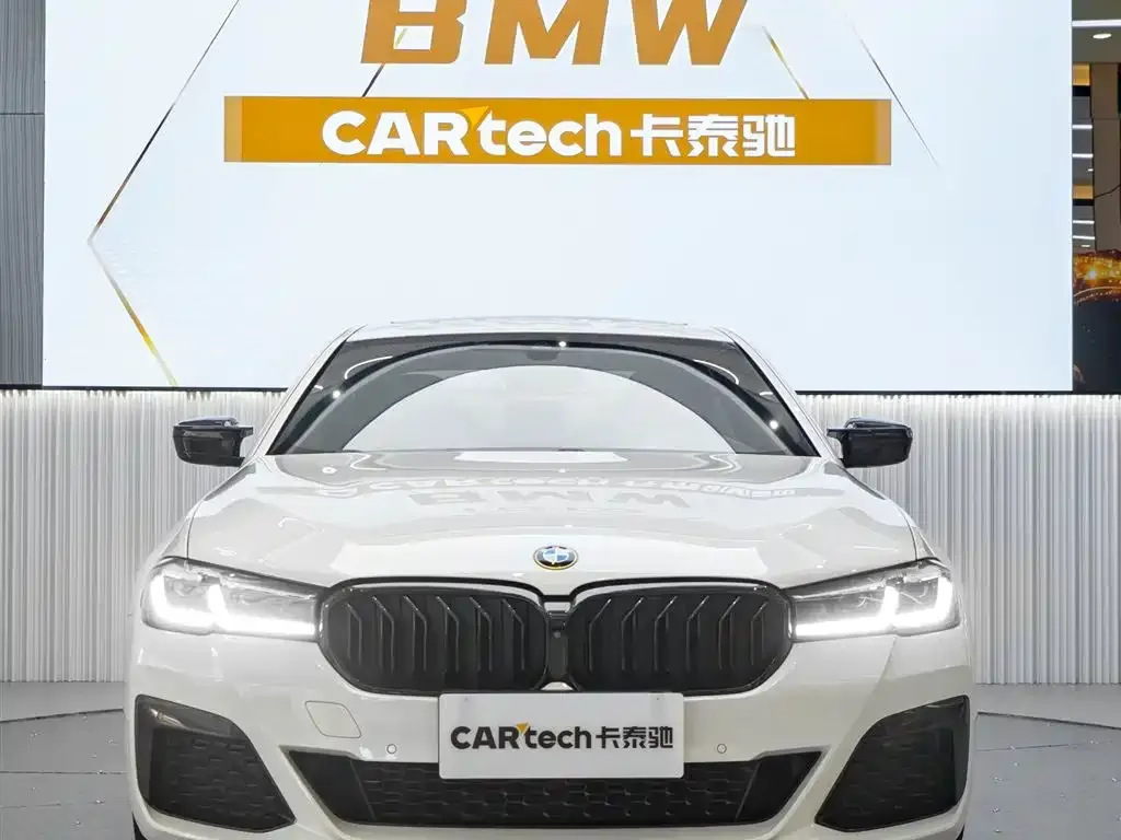 BMW 5 Series — фото 1