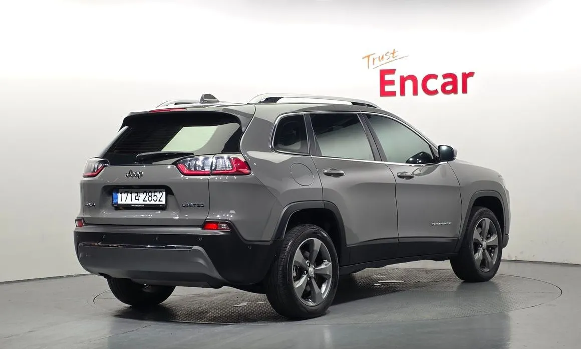 Jeep Cherokee — фото 3