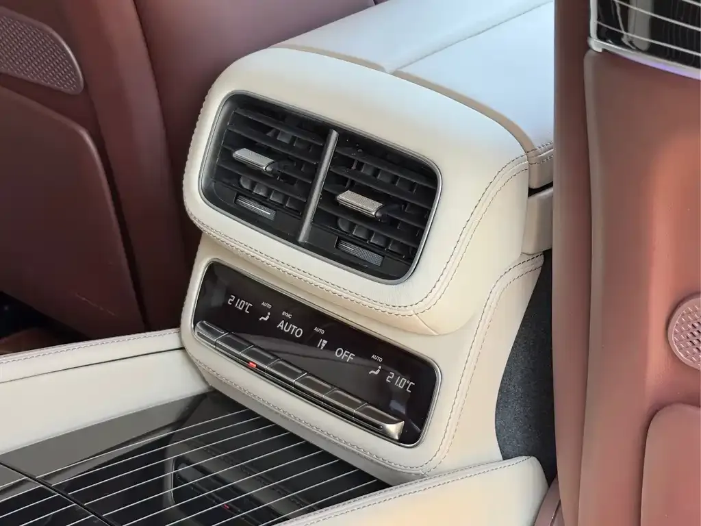 Mercedes-Benz GLS — фото 5