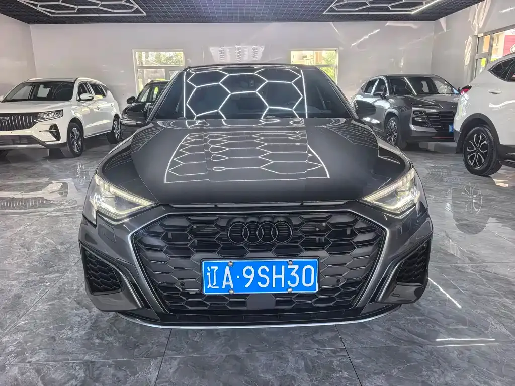 Audi A3 — фото 1