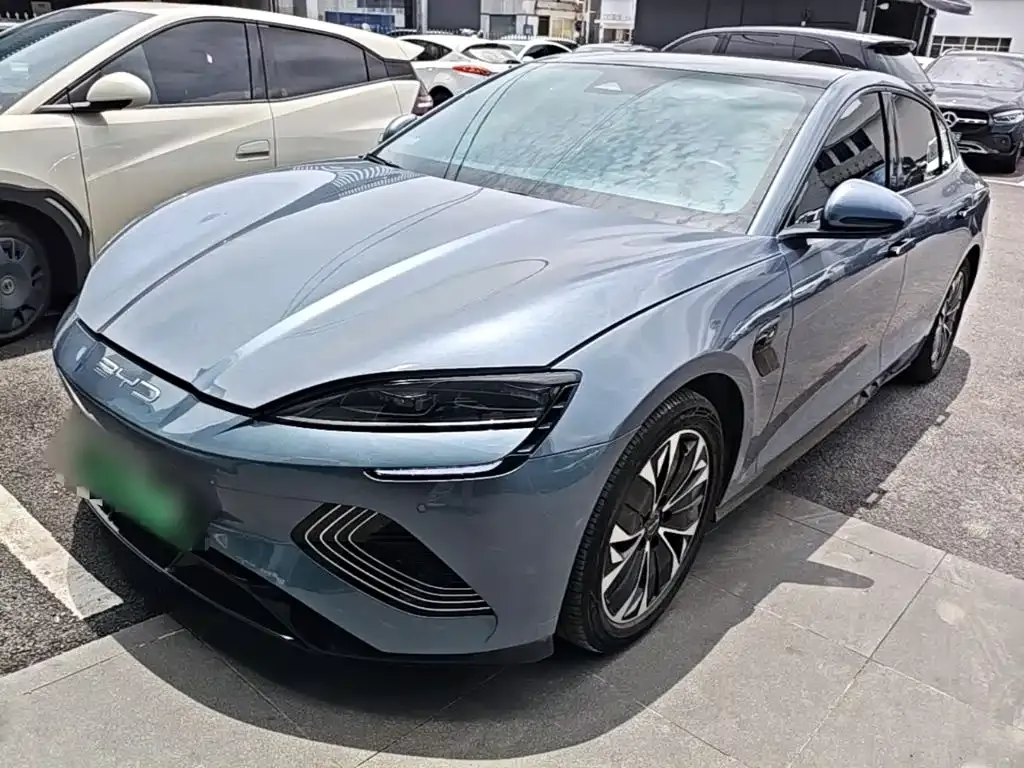 BYD Seal — фото 1
