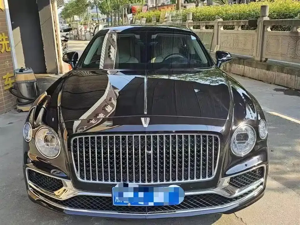 Bentley Flying Spur — фото 4