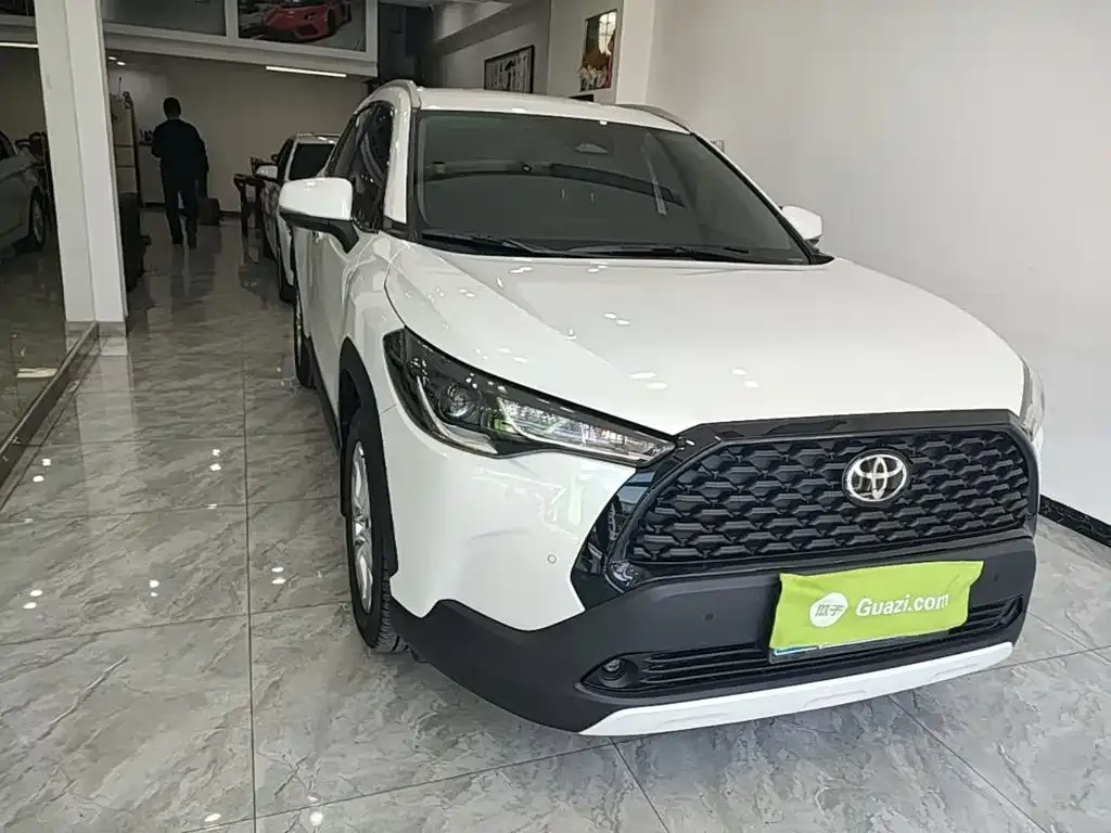 Toyota Corolla Cross — фото 2