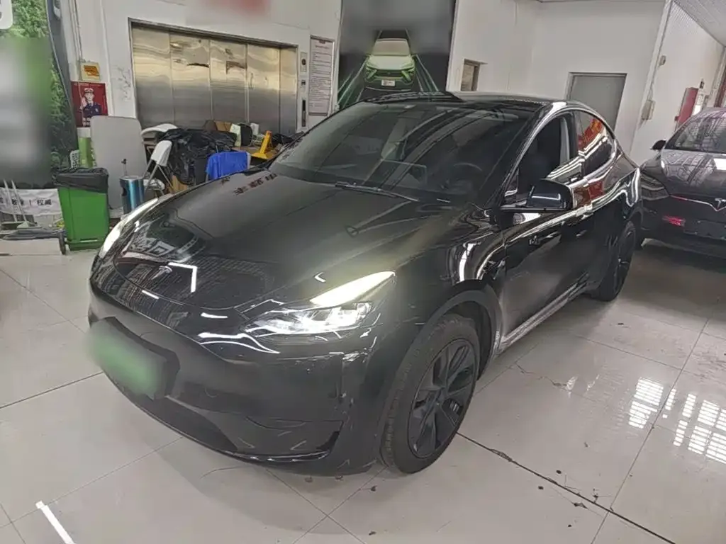 Tesla Model Y — фото 7