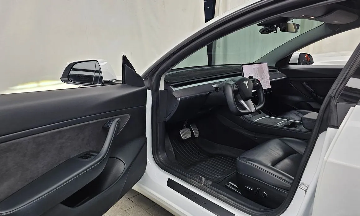 Tesla Model 3 — фото 4