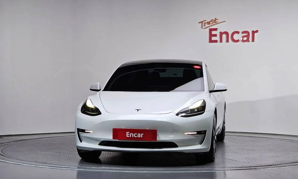 Tesla Model 3 — фото 2