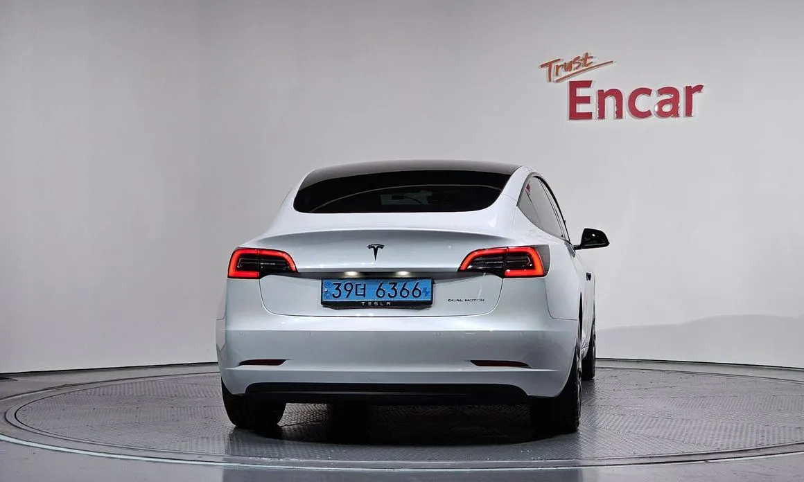 Tesla Model 3 — фото 7