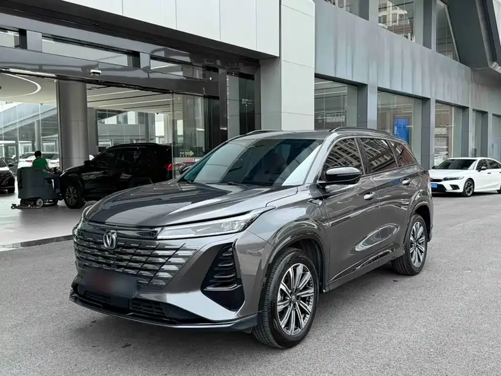 Changan CS75PLUS — фото 1