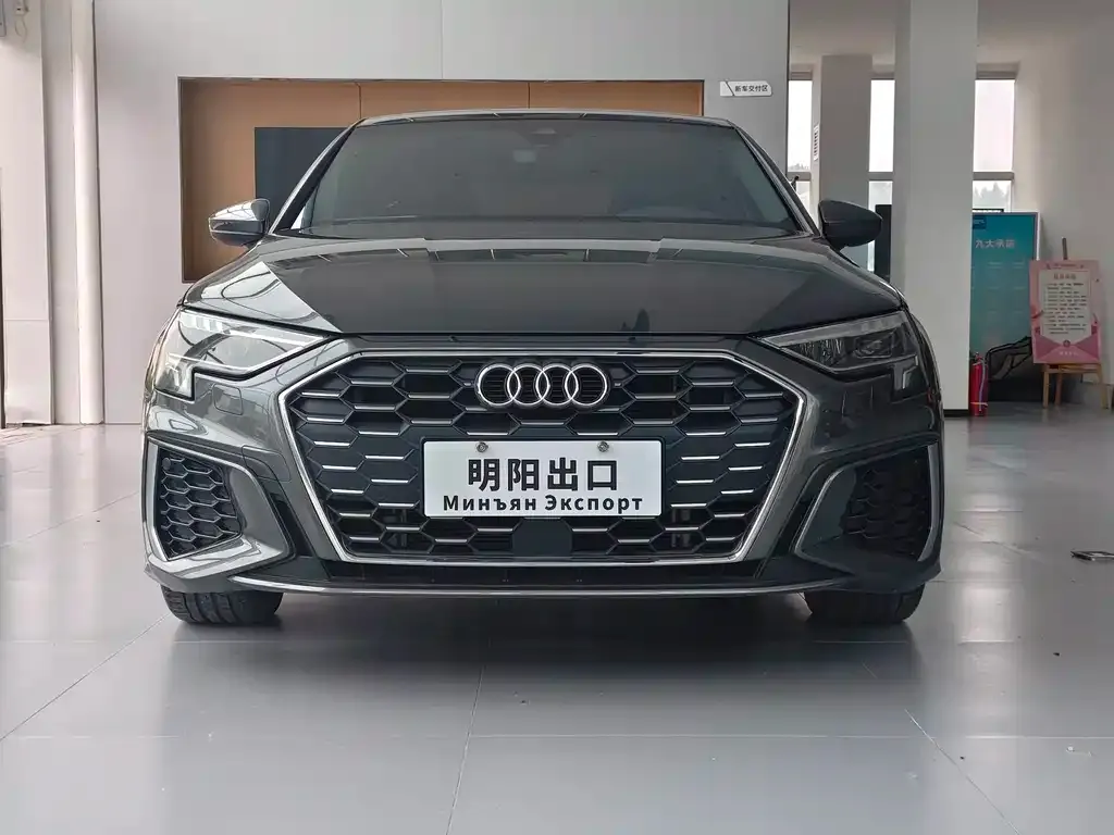 Audi A3 — фото 1